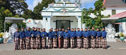 KALURAHAN BANGUNTAPAN IKUTI KEGIATAN PAWIYATAN PAMONG DALAM MELESTARIKAN KEISTIMEWAAN YOGYAKARTA 